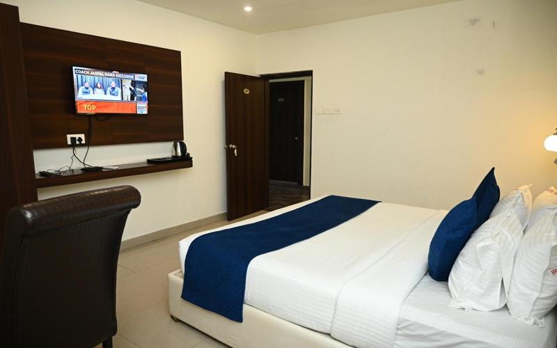 Hotel V Pride Comfort Βιζαχαπατνάμ Εξωτερικό φωτογραφία
