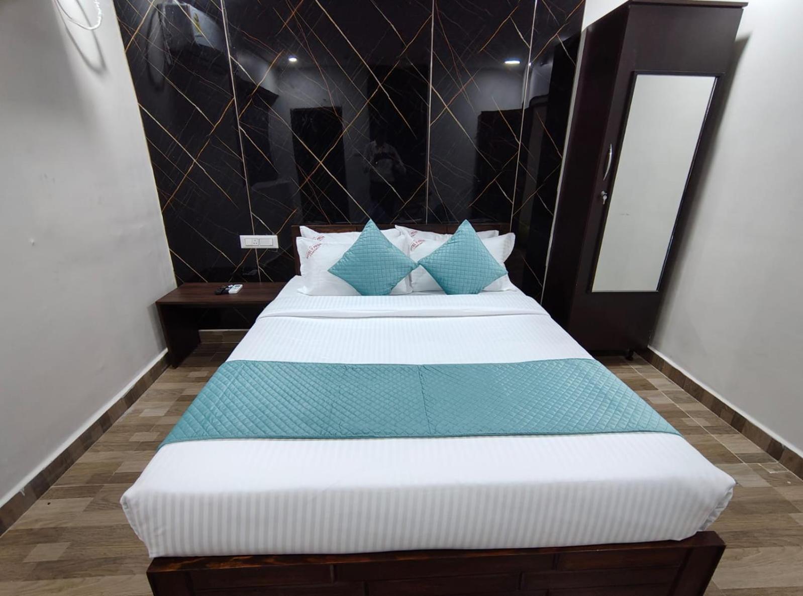 Hotel V Pride Comfort Βιζαχαπατνάμ Εξωτερικό φωτογραφία
