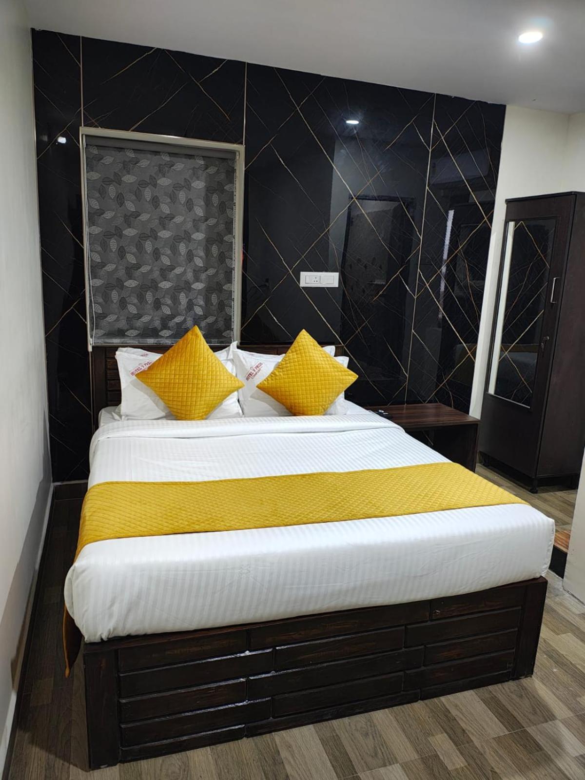 Hotel V Pride Comfort Βιζαχαπατνάμ Εξωτερικό φωτογραφία