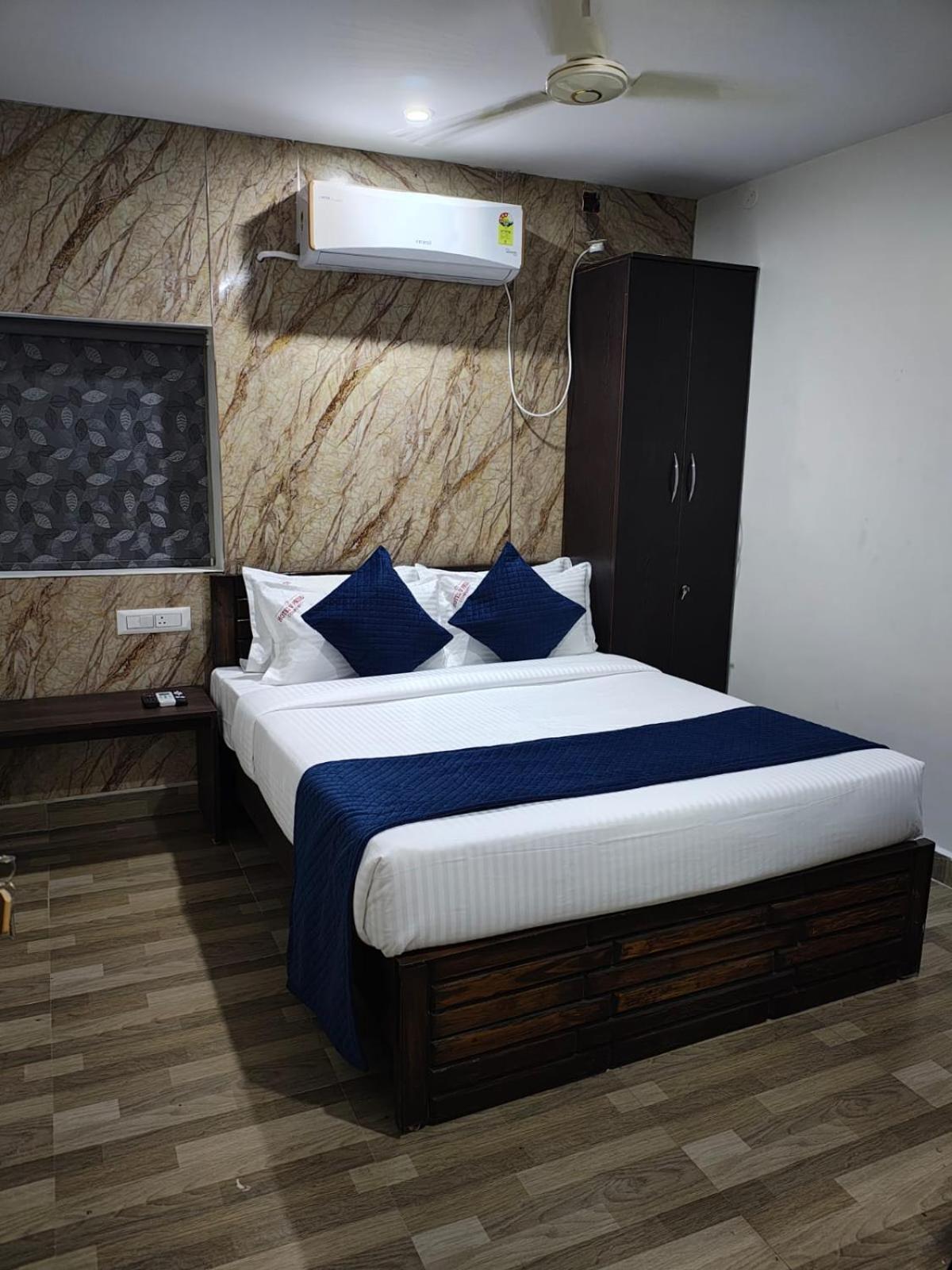 Hotel V Pride Comfort Βιζαχαπατνάμ Εξωτερικό φωτογραφία